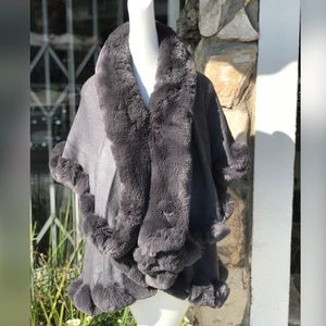 Luxury Gray Faux Fur Collared Cape Coat One Size